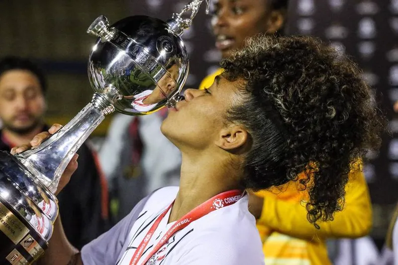 Ingryd foi campeã da Libertadores Feminina com o Timão na última segunda-feira (28)