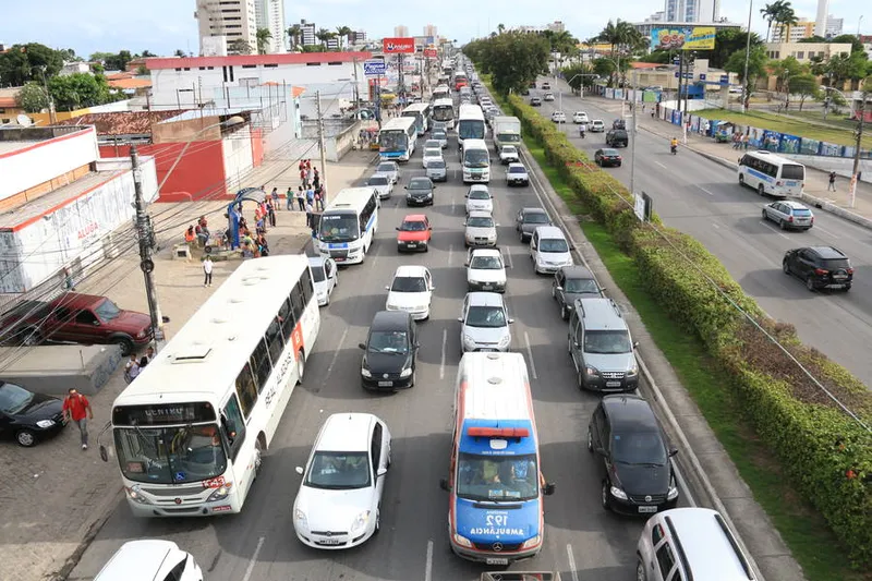 Segundo o Anuário Brasileiro de Segurança Pública, roubo e furto de veículos em AL cresceram 15% em 2018

FOTO: JOSÉ FEITOSA