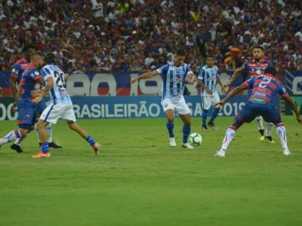 CSA vem de derrota por 3 a 0 para o Fortaleza, estacionou nos 29 pontos e na 18ª colocação na tabela: chances agora são de 95% de queda do Azulão
