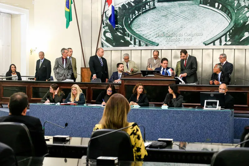 Parlamentares aprovam pedido de empréstimo do governo de Alagoas