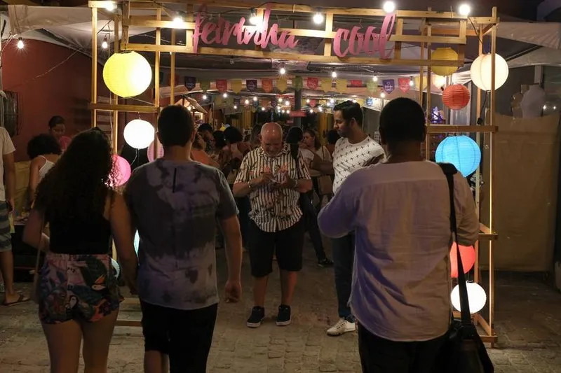Pela primeira vez a Bienal está sendo realizada na principal rua do bairro de Jaraguá