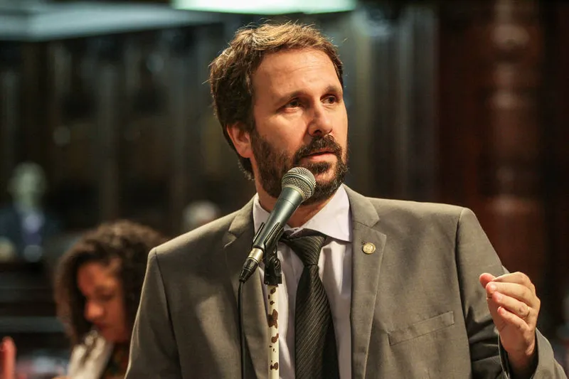 Deputado Flávio Serafini está percorrendo os estados para alertar sobre ex-servidores