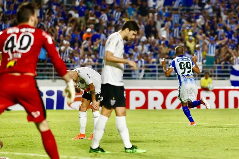 Imagem ilustrativa da imagem CSA começa vencendo, mas cede empate ao Atlético-MG, no Rei Pelé: 2 a 2