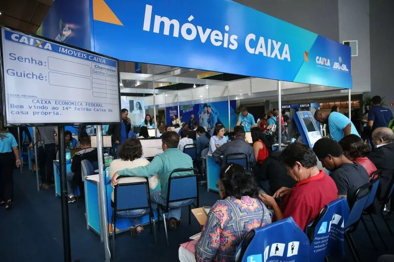 Além de empréstimos imobiliários por meio do SFI e do SFH, a Caixa faz contratos para financiamentos corrigidos pelo IPCA