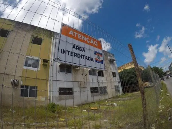 Vários prédios inspecionados pela Defesa Civil apresentaram aumento das fissuras