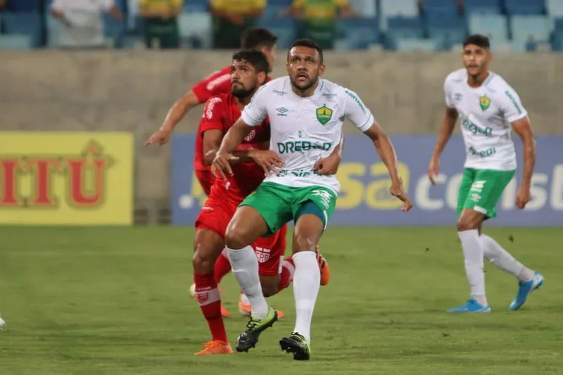 CRB não conseguiu passar pelo Cuiabá e sofreu a goleada por 5 a 1, na Arena Pantanal