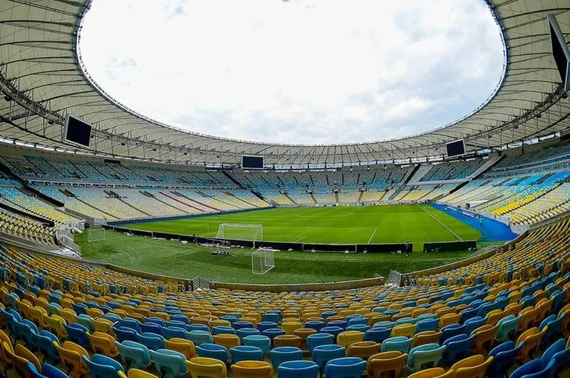 Será a segunda vez na história que o Maracanã verá o campeão da Libertadores erguer a taça de campeão