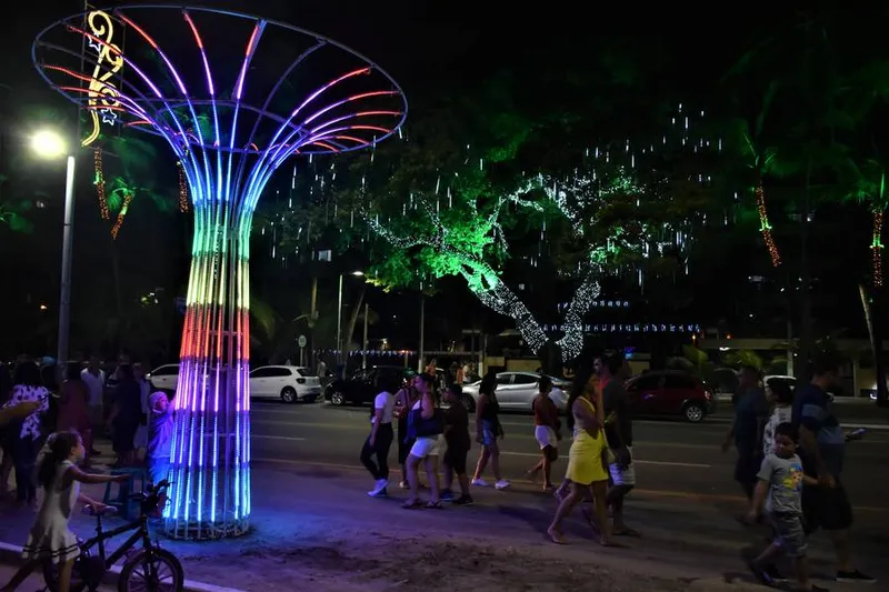 Orla marítima de Maceió ganhou decoração especial para o período natalino