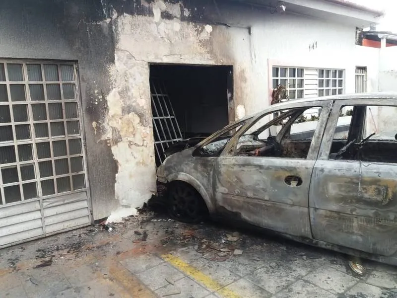 Dono de salão de beleza em Maceió teve imóvel e carro destruídos por incêndio 