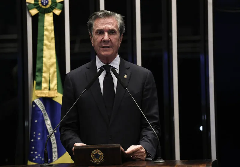 Collor espera que “nossa pátria encontre seu rumo e que um projeto de País possa verdadeiramente pacificar a nação”
