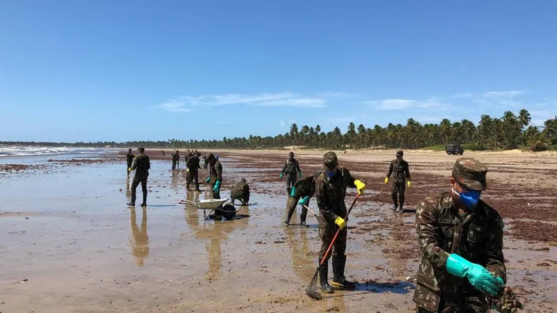 Militares do Exército estão atuando nas praias alagoanas de acordo com a demanda