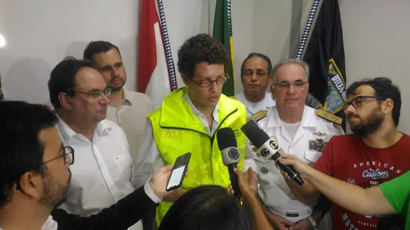 Ministro Ricardo Salles sobrevoou ontem o litoral alagoano