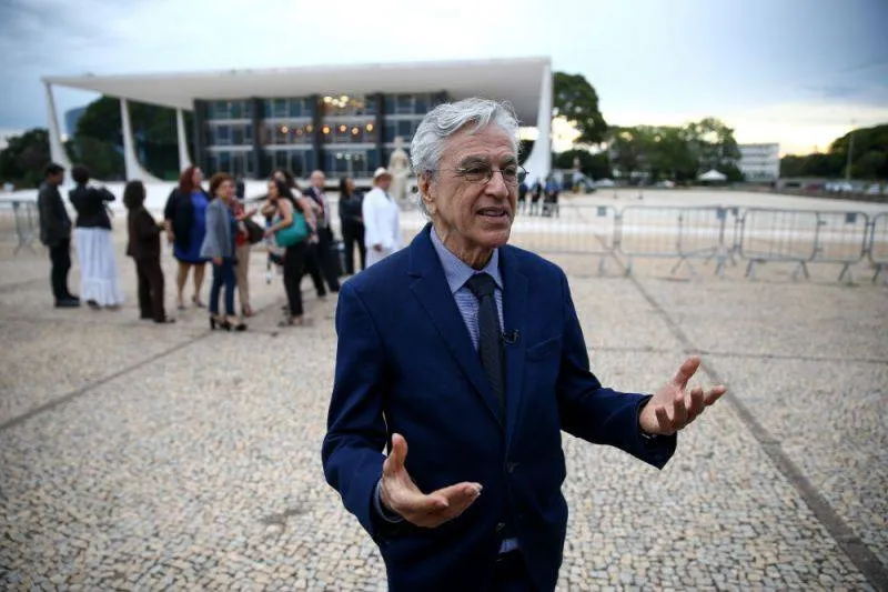 Caetano Veloso disse que em todas as vezes que governos tentaram alinhar artistas para propagar ideias o desfecho foi trágico