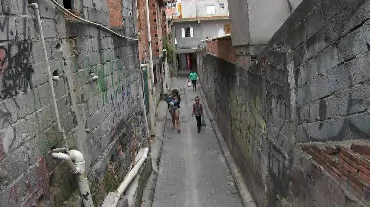 Ação da PM resultou na morte de nove jovens que participam de um baile funk