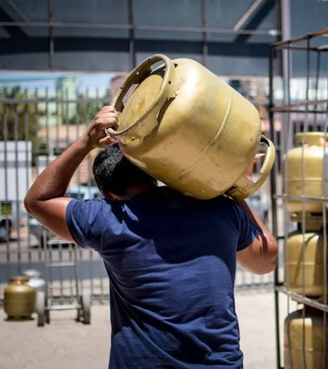 Após cinco ajustes no ano (quatro aumentos e uma queda de 8,2%), o combustível tem alta acumulada de 4,8%