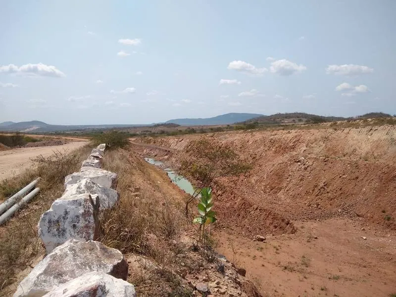 Paralisação das obras do Canal do Sertão prejudica população de dezenas de municípios