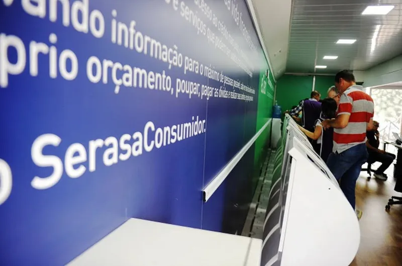 Serasa incluiu o nome do consumidor com dívida em atraso no cadastro de proteção ao crédito sem comunicá-lo previamente