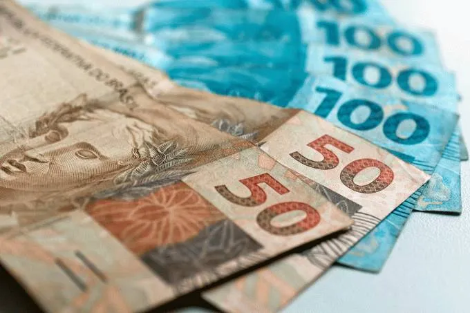 Imagem ilustrativa da imagem Salário do trabalhador formal voltou a cair em 2018