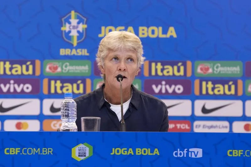 Pia é a técnica da Seleção Brasileira feminina
