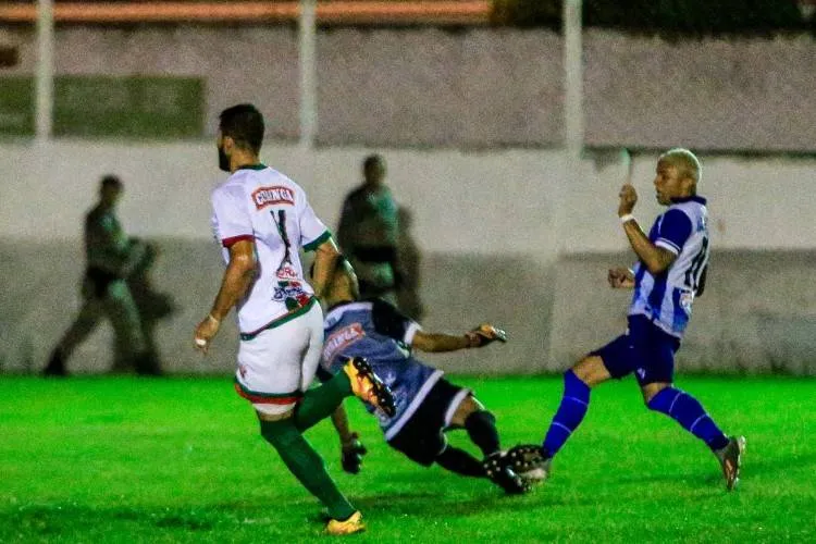 Olho Dágua das Flores, 22 de janeiro de 2020
Lance do jogo entre CEO e CSA. Partida válida pela 1ª rodada do Campeonato Alagonao de 2020, realizada no Estádio Edson Matias em Olho Dágua das Flores. Alagoas – Brasil.
Foto: Ailton Cruz