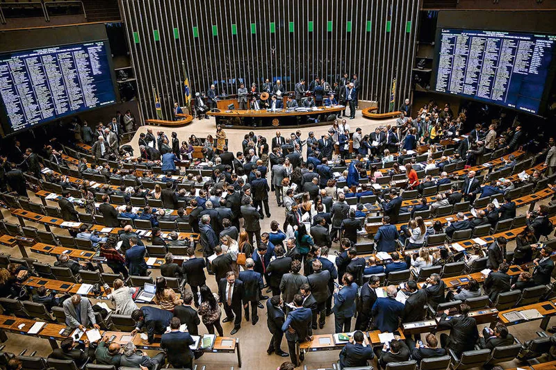 Para garantir as emendas, deputados e senadores precisam cadastrar logo os valores