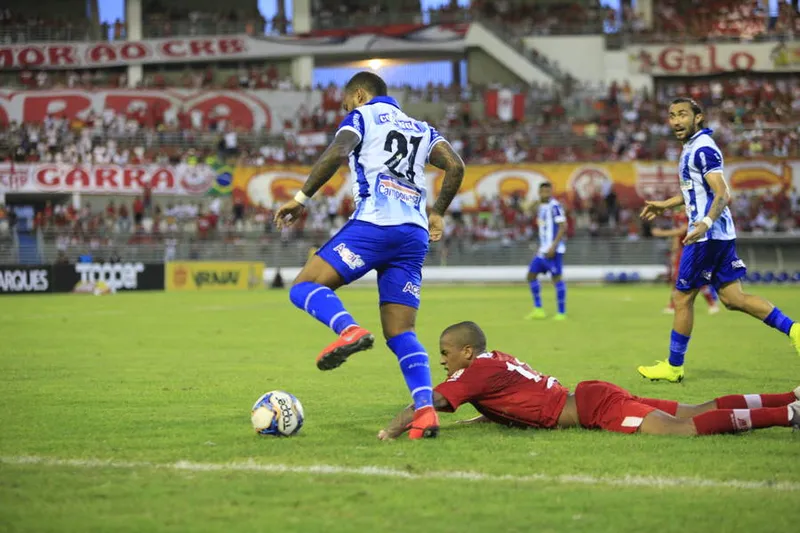 Maceió, 21 de abril de 2019
Lance do jogo entre CRB e CSA. Partida válida pela Final do Campeonato Alagoano de 2019, realizada no Estádio Rei Pelé, em Maceió. Alagoas - Brasil.
Foto: ©Ailton Cruz