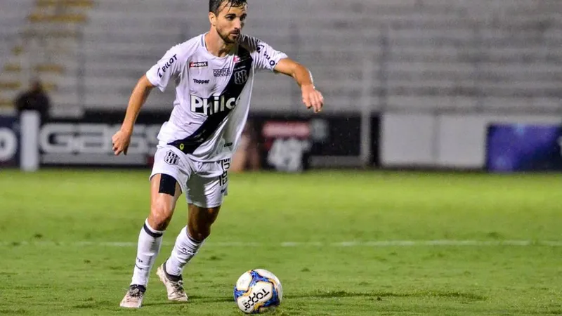 Imagem ilustrativa da imagem Camisa 10? CRB segue buscando 'garçom' para a temporada 2020