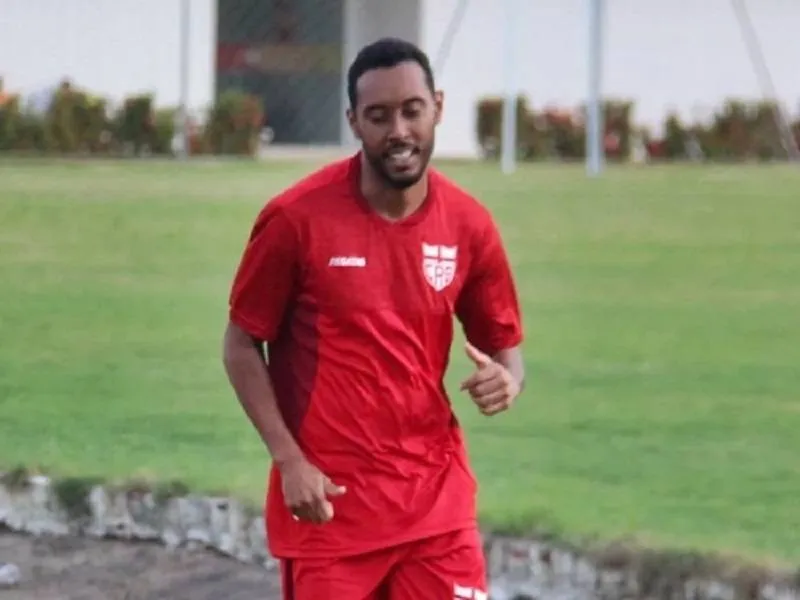 Volante Claudinei entra em sua terceira temporada vestindo a camisa do Regatas