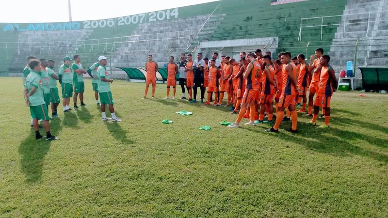 Técnico Joécio Barbosa comandou na tarde de segunda o treino final para a estreia