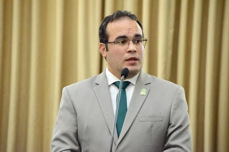 O deputado Davi Maia (DEM): “Muito pior do que um posicionamento é a covardia”