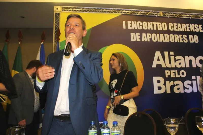 Imagem ilustrativa da imagem DEPUTADO DO PSL ARTICULA CRIAÇÃO DO ALIANÇA PELO BRASIL