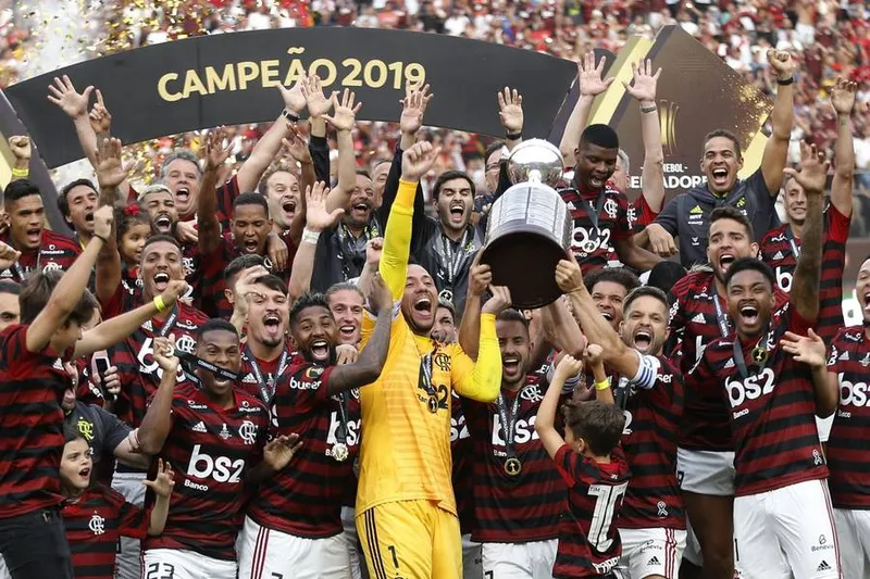 Imagem ilustrativa da imagem Do 'cheirinho' à tríplice coroa
