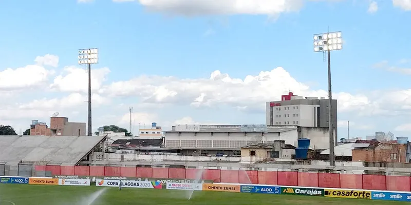 Estádio Coaracy da Mata: problemas na iluminação e nas cabines no jogo de terça (7)