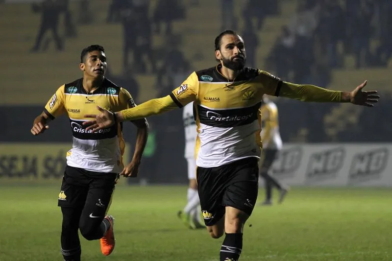 Imagem ilustrativa da imagem Gamalho supera Ceará em média de gols em 2019