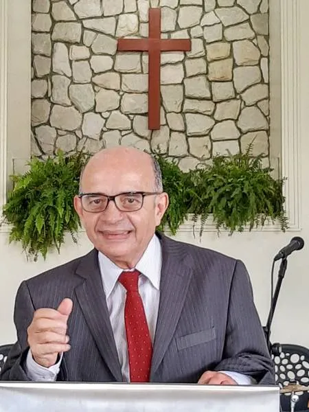 Pastor Guilherme Falcão destaca importância do chamamento à graça da santidade