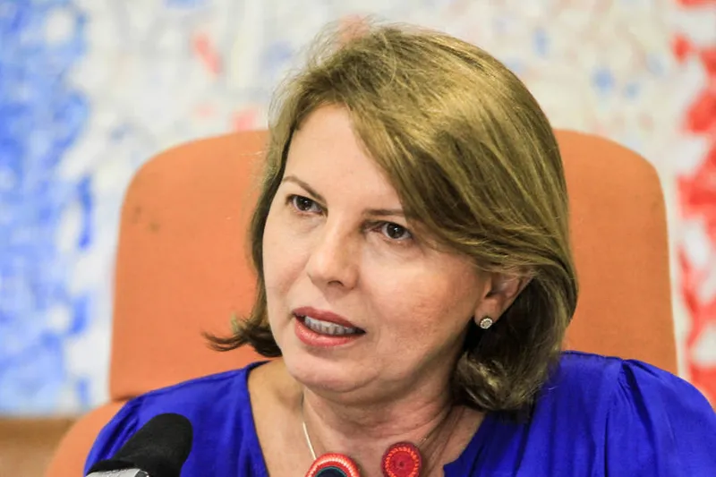 Para Valéria Correia, reitora da Ufal, medida do presidente Bolsonaro é antidemocrática