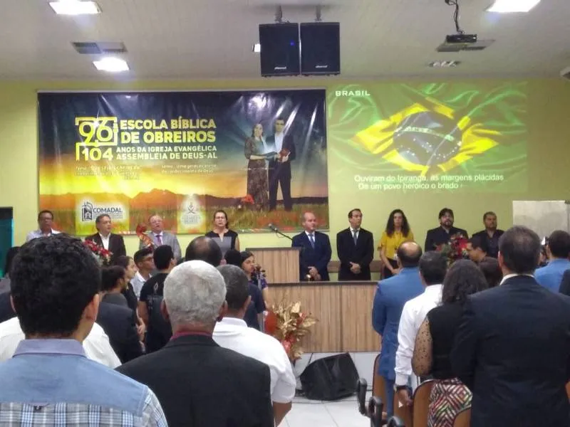 No auditório da Assembleia de Deus lotado, foi realizado o Fórum do mês de dezembro