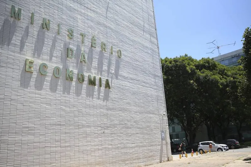 Recursos serão repassados aos municípios pelo governo federal para outros oito estado