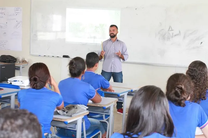 Piso nacional do magistério para 2020 teve um reajuste de 12,84%, ficando em R$ 2.886