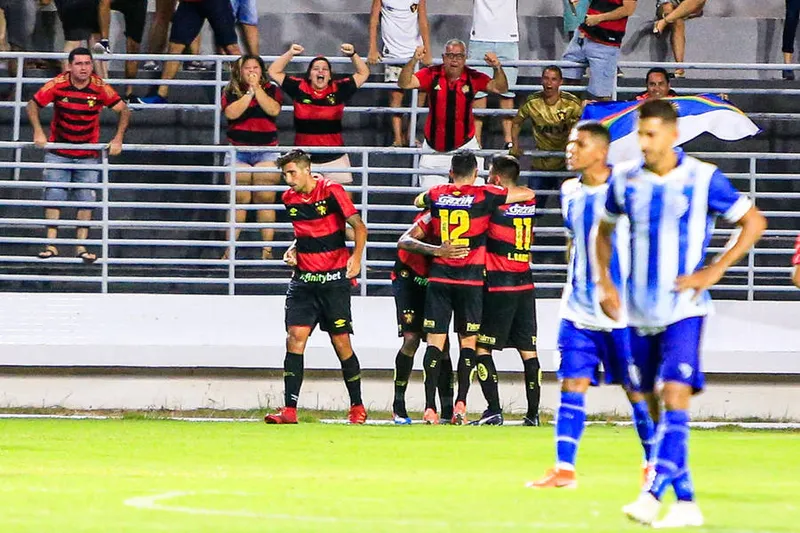 Maceió, 25 de janeiro de 2020
Lance do jogo entre CSA X Sport. Partida válida pela 1ª rodada da Copa do Nordeste, realizada no Estádio Rei Pelé. Alagoas - Brasil.
Foto: Ailton Cruz