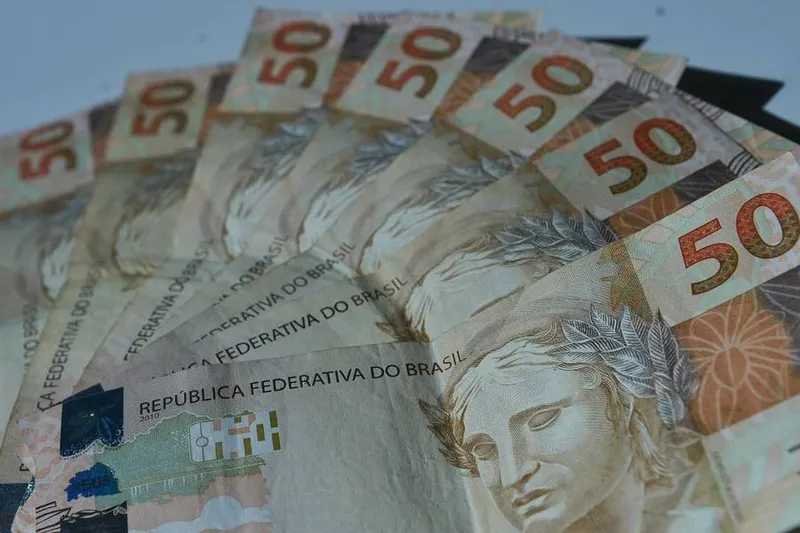 Segundo o levantamento da CNDL, 48% dos consumidores brasileiros tiveram o CPF negativado nos últimos 12 meses