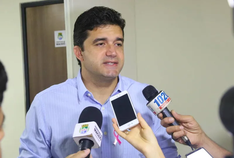 Imagem ilustrativa da imagem RUI NÃO DEVE MUDAR SECRETARIADO NO INÍCIO DO ANO