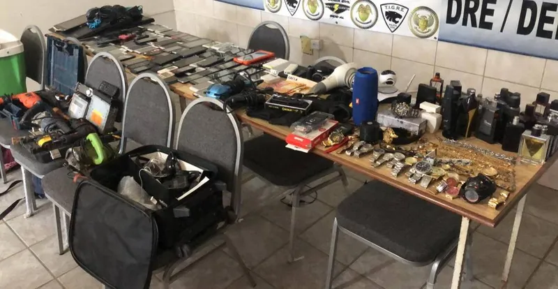 Imagem ilustrativa da imagem SUSPEITOS DE TENTAR ASSALTAR ÔNIBUS SÃO MORTOS PELA POLÍCIA