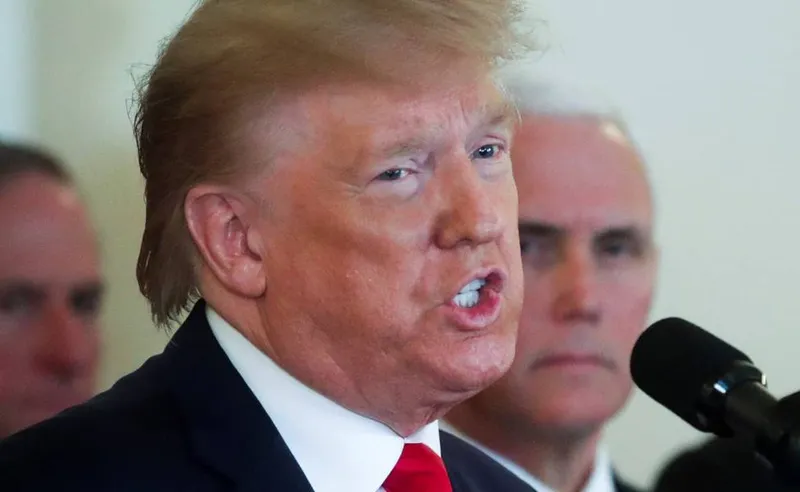 Imagem ilustrativa da imagem TRUMP É ABSOLVIDO EM PROCESSO DE IMPEACHMENT
