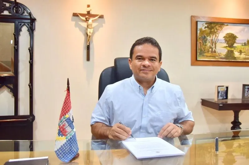 Além da sanção de novas leis, governador em exercício Marcelo Victor ouviu lideranças