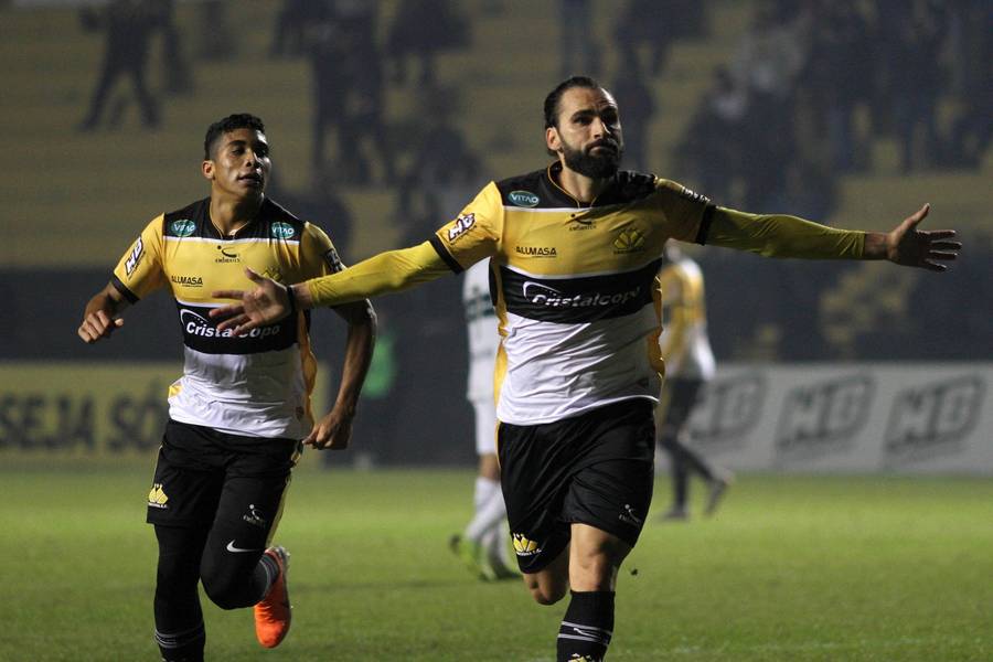 Imagem ilustrativa da imagem Gamalho supera Ceará em média de gols em 2019