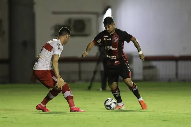 CRB foi batido pelo Vitória, por 2 a 1, na noite dessa quinta-feira, pela Copa do Nordeste