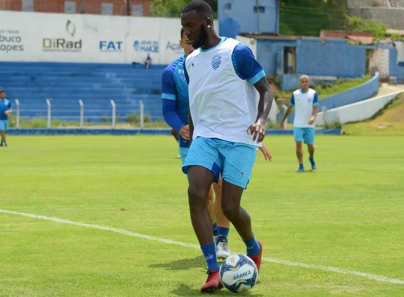 Allano quer repetir as boas atuações de suas primeiras partidas com a camisa do CSA