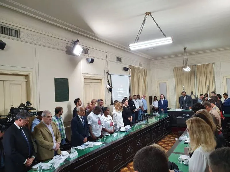 Dirigentes não compareceram à Alerj e deputado disse que vai convocá-los novamente, porém, com condução coercitiva em caso de ausência