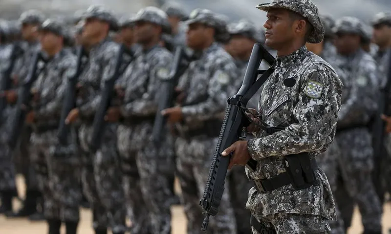 Homens da Força Nacional embarcaram para Fortaleza para conter crise na segurança